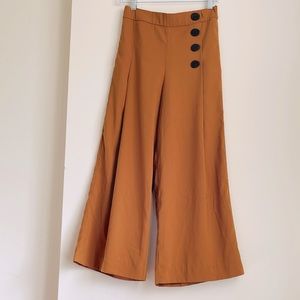 High-Waist Wide-Leg Pants in Yellow- XS (In a very good condition)